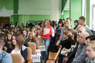 9 сентября в актовом зале 9 корпуса ПГУ состоялся кураторский час, организованный для студентов первого курса Факультета Экономики и Управления