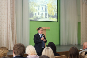 9 сентября в актовом зале 9 корпуса ПГУ состоялся кураторский час, организованный для студентов первого курса Факультета Экономики и Управления