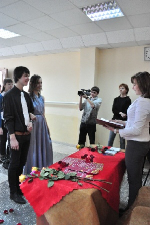 В день влюбленных студентам ПГУ представился уникальный шанс зарегистрировать свои отношения в Театральном ЗАГСе