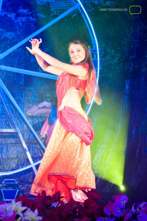 25 марта 2013 года в рамках межфакультетского смотра-конкурса художественной самодеятельности «Студенческая весна – 2013» прошло выступление факультета экономики и управления под названием «Любовь и Расстояние».