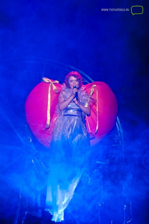 25 марта 2013 года в рамках межфакультетского смотра-конкурса художественной самодеятельности «Студенческая весна – 2013» прошло выступление факультета экономики и управления под названием «Любовь и Расстояние».