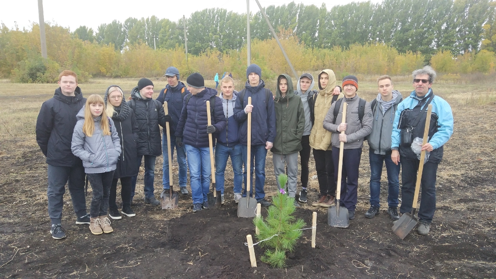 Студенты ФВТ - участники акции Посади кедр