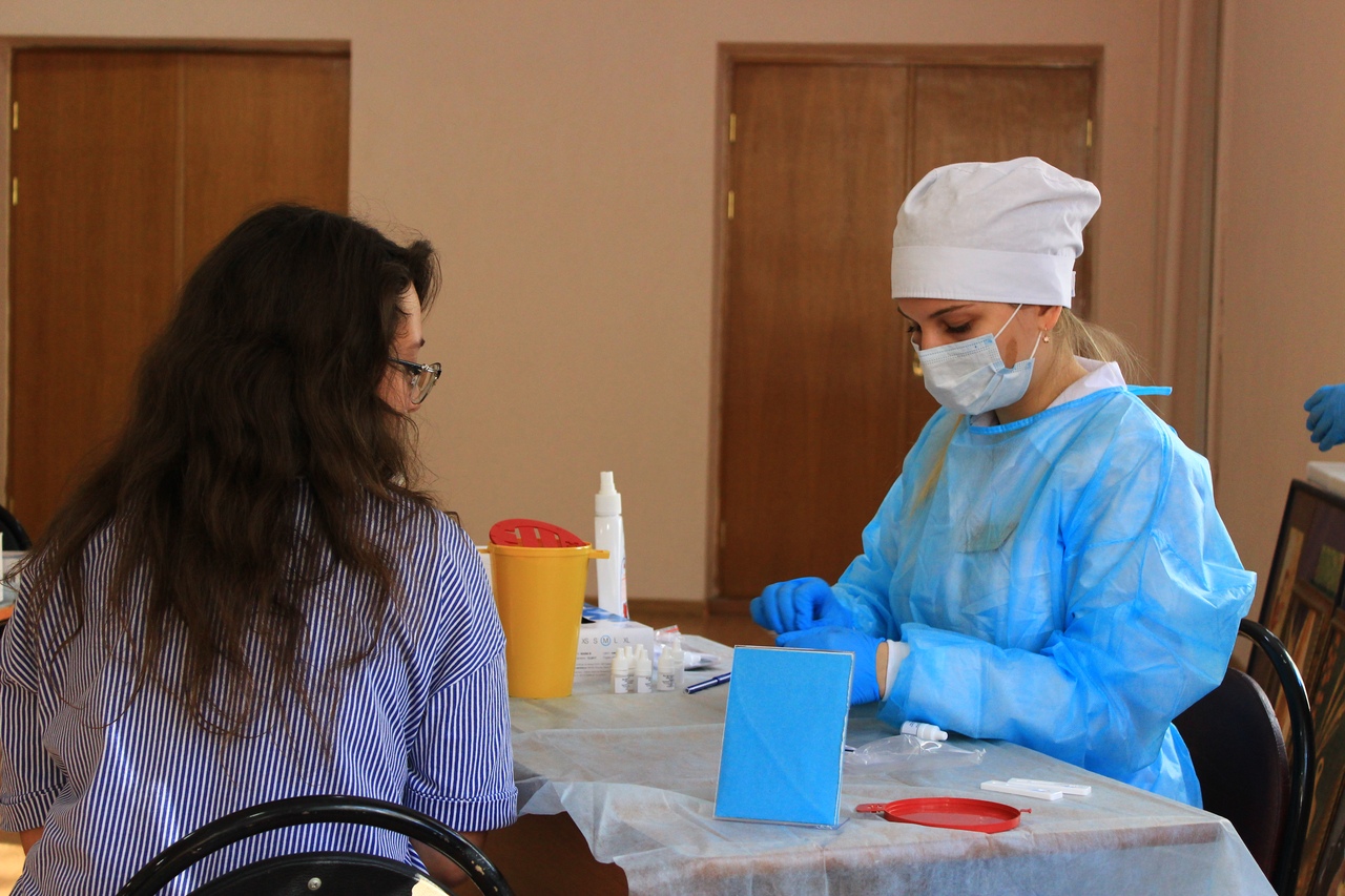 Волонтеры-медики провели экспресс-тестирование на ВИЧ