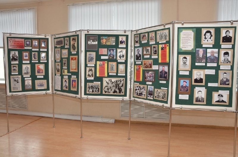 В ПГУ работает передвижная выставка «Герои России»