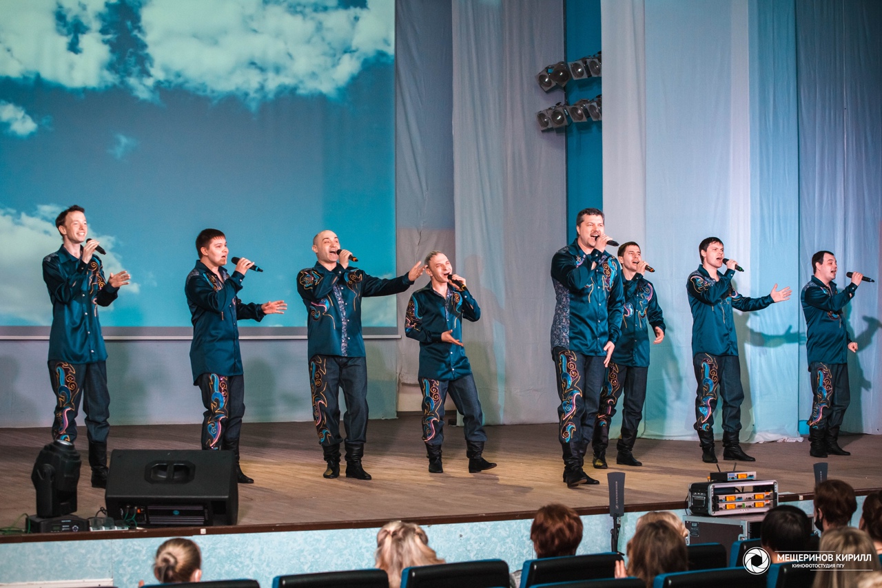 5 марта на сцене 5 учебного корпуса состоялось торжественное мероприятие, посвященное Международному женскому дню.